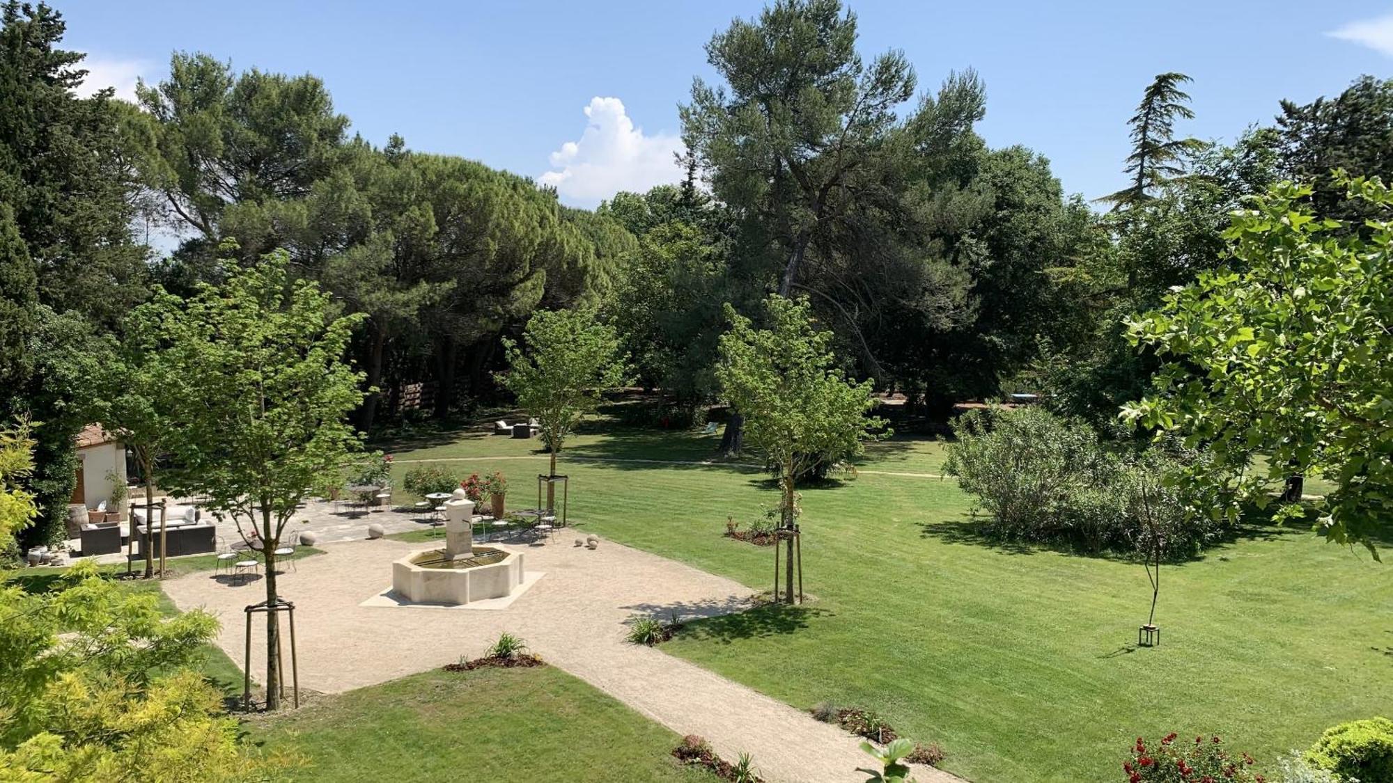 Les Gites Du Domaine De Rhodes Авиньон Стая снимка