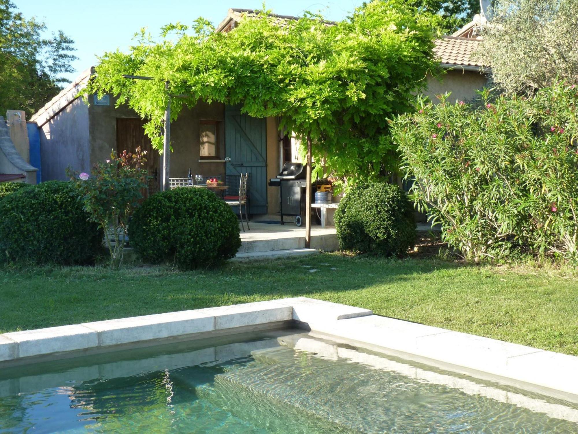 Les Gites Du Domaine De Rhodes Авиньон Екстериор снимка
